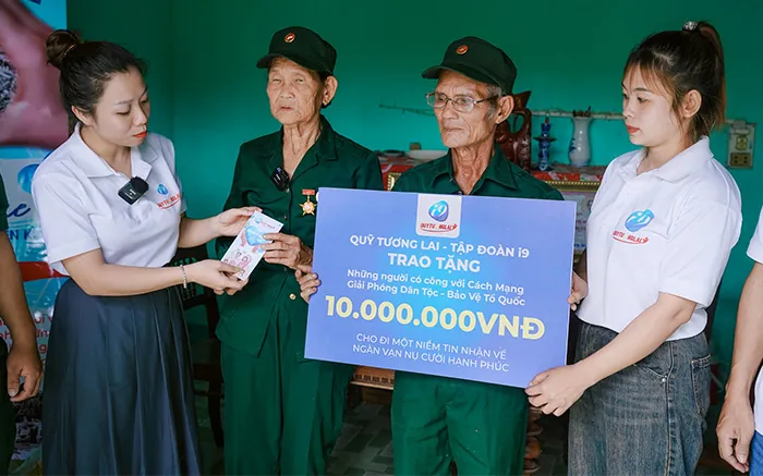 Hình ảnh đội ngũ hỗ trợ khách hàng của jun88 buzz sẵn sàng giải đáp thắc mắc về chính sách cookie